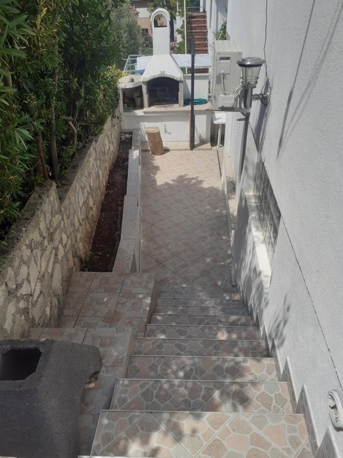 Apartments Nina Sutivan Bagian luar foto