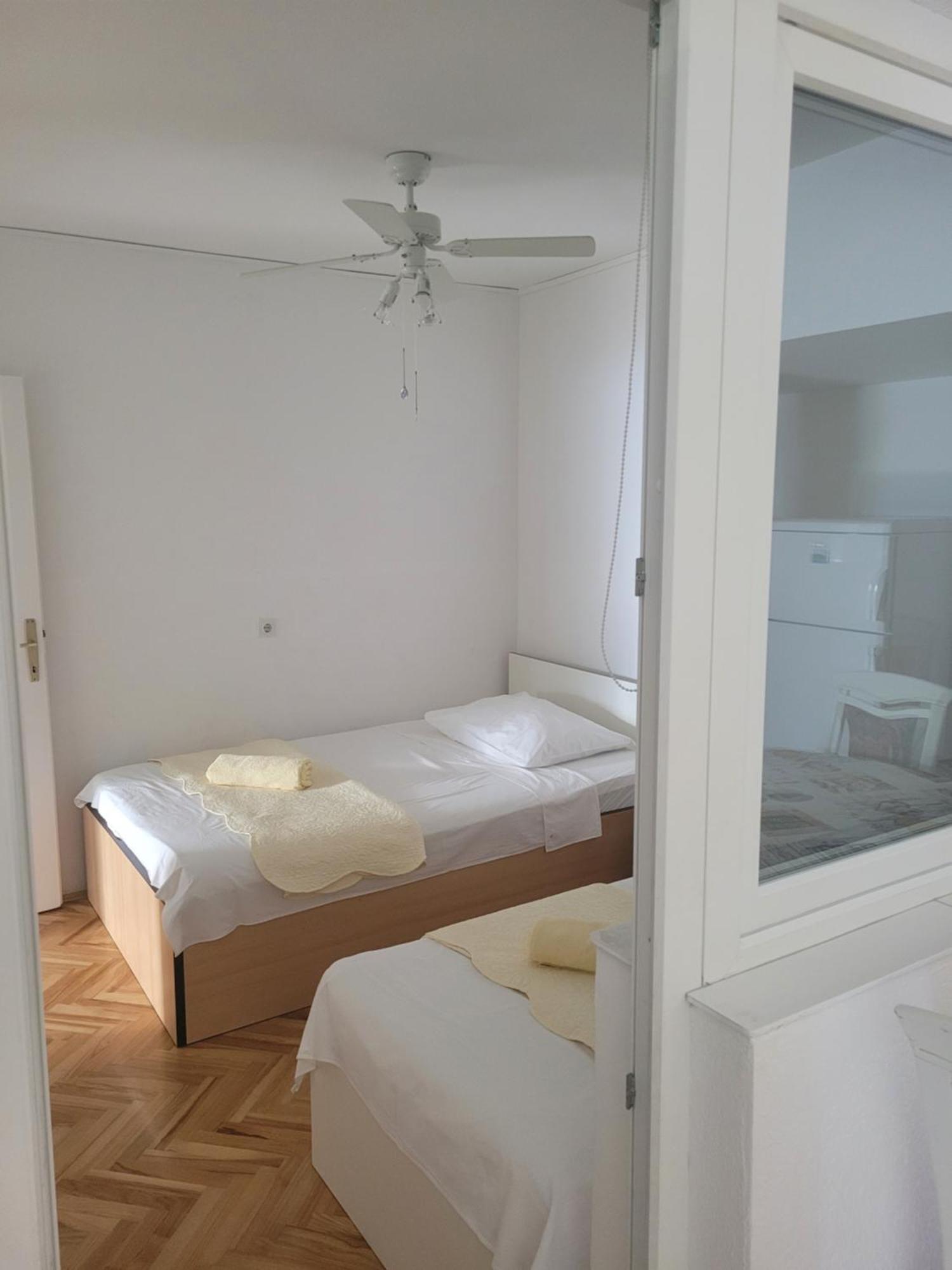 Apartments Nina Sutivan Bagian luar foto