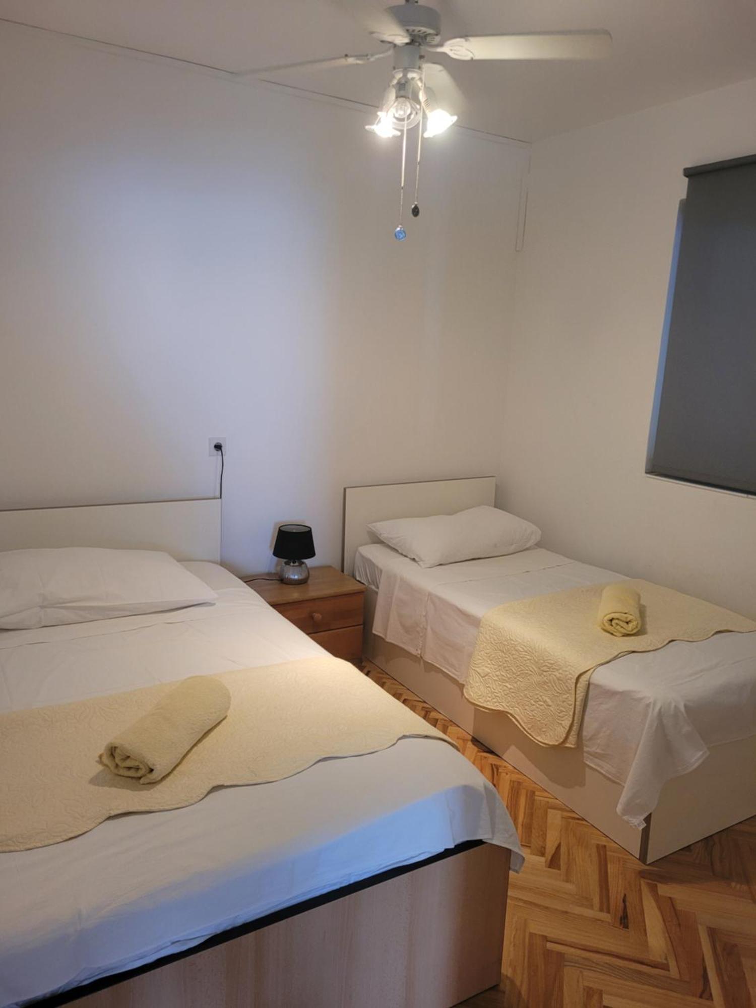 Apartments Nina Sutivan Bagian luar foto